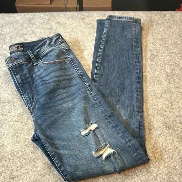 Abercrombie & Fitch, Simone High Rise Super Skinny. Size  27/4R - Picture 1 of 9